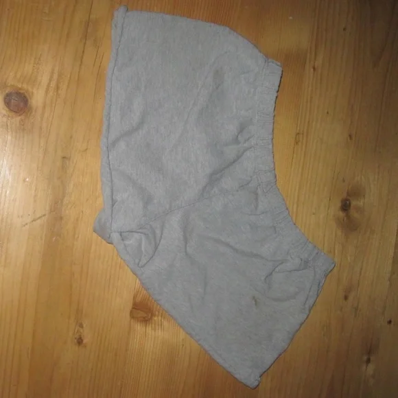 Brandy Melville Women's Grey Shorts - Picture 4 of 5